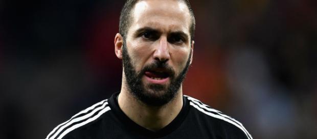 La Juventus espera la oferta del Chelsea por Higuaín (Rumores) La Juventus espera la oferta del Chelsea por Higuaín (Rumores)