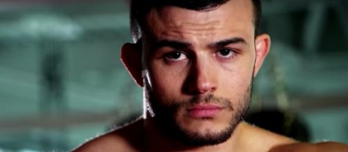 One-handed MMA fighter Nick Newell attempted to earn a UFC contract on July 24 [Image via UFC/YouTube ]