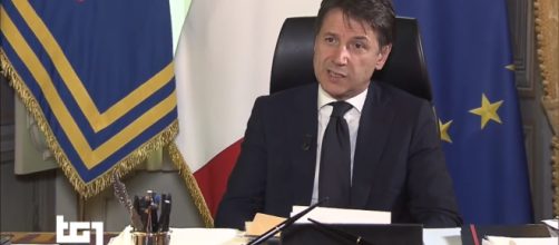 Decreto dignità, intervista al premier Giuseppe Conte al Tg1