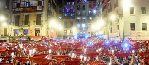 Sanfermines 2018: Miles de personas despiden las festividades cantando 'Pobre de mí'