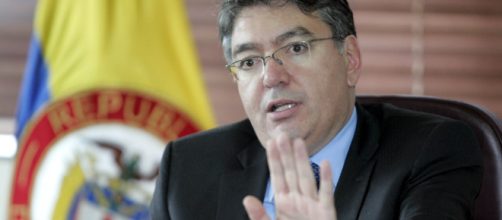 Ministro colombiano denuncia red que se lucra con el hambre en Venezuela