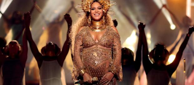 Beyoncé revela que el embarazo de sus gemelos fue de alto riesgo Beyoncé revela que el embarazo de sus gemelos fue de alto riesgo