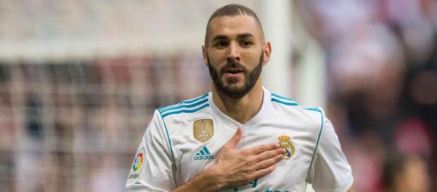 Karim Benzema refuse de parler d'un départ du Real durant ce mercato estival. Karim Benzema refuse de parler d'un départ du Real durant ce mercato estival.