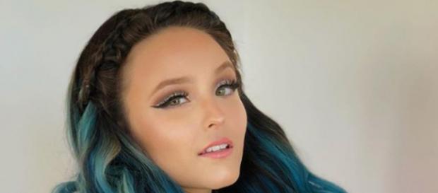 Larissa Manoela já foi sondada pela TV Globo, mas pretende ficar no SBT. Larissa Manoela já foi sondada pela TV Globo, mas pretende ficar no SBT.