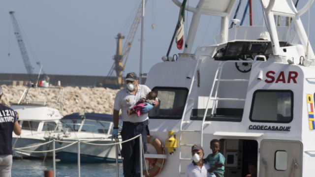 Migranti, in quattro morti annegati all'arrivo dei soccorritori a ... - lasicilia.it