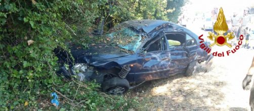 Calabria: auto sbanda e finisce fuori strada, due morti (foto di repertorio)