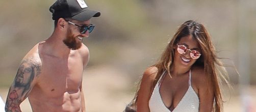 Leo Messi y su esposa Antonella disfrutan en Ibiza de sus vacaciones en un lujoso yate