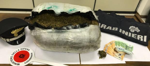 Brindisi: 15 arresti per spaccio di droga. Brindisi: 15 arresti per spaccio di droga.