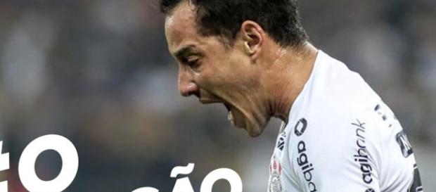 Rodriguinho foi autor do primeiro gol Rodriguinho foi autor do primeiro gol