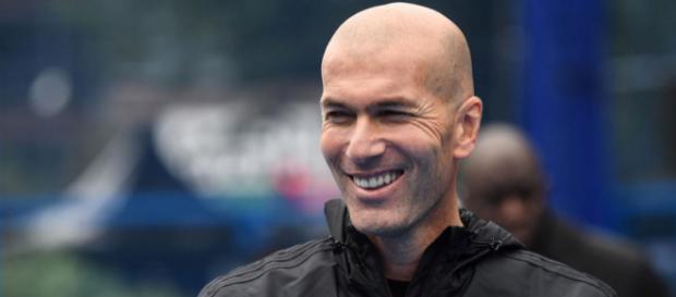 Zidane ne devrait finalement pas rejoindre la Juventus durant ce mercato estival. Zidane ne devrait finalement pas rejoindre la Juventus durant ce mercato estival.