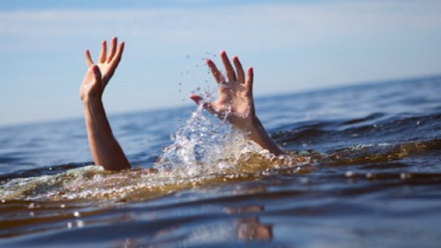 Ostuni: parroco 60enne muore in mare, forse a causa di un malore - vocedistrada.it