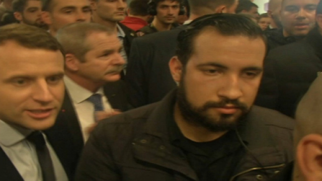 Alexandre Benalla, collaborateur d'E. Macron, mis à pied pour violences puis réintégré