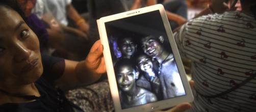 TAILANDIA / Encuentran vivos a los 12 niños que estaban desaparecidos en una cueva