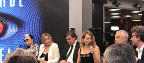 Anticipazioni palinsesti Mediaset 2018-2019: Barbara D'Urso sfida Mara Venier