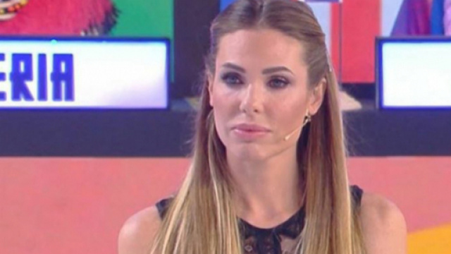 GOSSIP/ Ilary Blasi salta una puntata di Balalaika perch&eacute; &egrave; in vacanza con Totti.