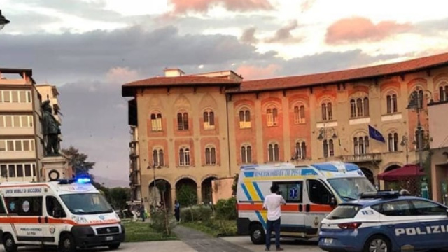 Nella foto piazza Vittorio Emanuele II, il luogo dove si è svolta la rissa tra gli oltre venti uomini.