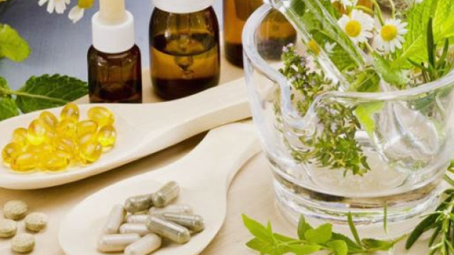 Olio di pesce e di fegato di merluzzo, integratori per contrastare l'artrite reumatoide.