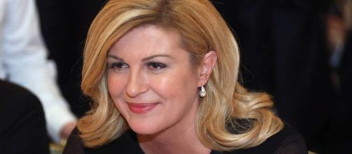 La aficionada y presidenta de Croacia, Grabar-Kitarovic, apoya políticas antinmigración