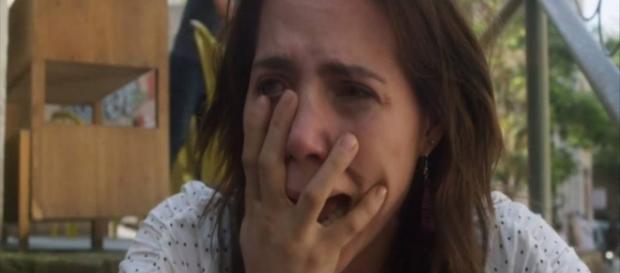 Rosa descobre que está grávida e se apavora. (Foto: Divulgação TV Globo) Rosa descobre que está grávida e se apavora. (Foto: Divulgação TV Globo)