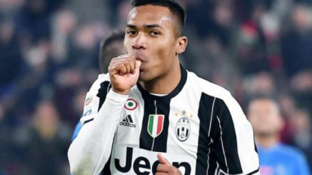 Alex Sandro pense à rester à la Juventus maintenant que Cristiano Ronaldo est arrivé.