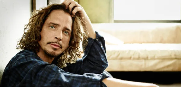 Over a year since his passing a statue of Chris Cornell is to be erected in his honour. image - blogspot.com