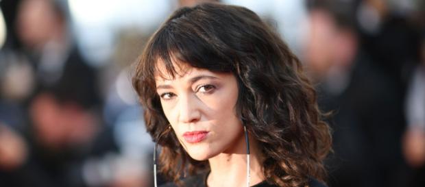Asia Argento chiama Salvini me**da, lui le risponde 'Che problemi hai?' Asia Argento chiama Salvini me**da, lui le risponde 'Che problemi hai?'