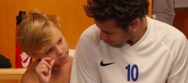 Jogador Neymar com o filho Davi Lucca Jogador Neymar com o filho Davi Lucca