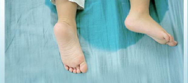 Usa, fa la pipì a letto: madre lo uccide. Usa, fa la pipì a letto: madre lo uccide.