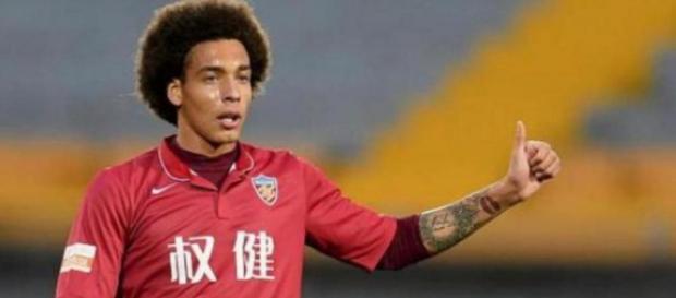 Le PSG pense encore à Axel Witsel pour son milieu de terrain durant ce mercato. Le PSG pense encore à Axel Witsel pour son milieu de terrain durant ce mercato.