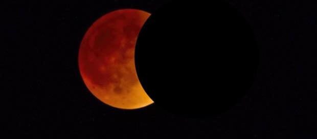 Lua de Sangue estará no céu, na próxima sexta-feira (27) Lua de Sangue estará no céu, na próxima sexta-feira (27)