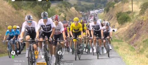 Il Team Sky in testa al gruppo al Tour de France