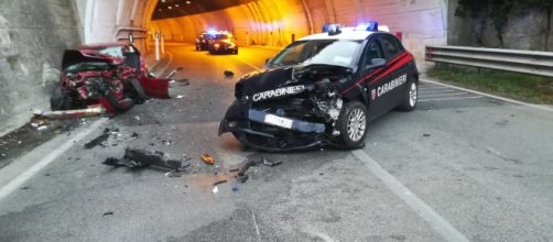 Napoli, pattuglia dei carabinieri travolta da un'auto: due morti e un ferito grave