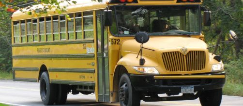 Usa, bimbo muore di caldo sullo scuolabus.