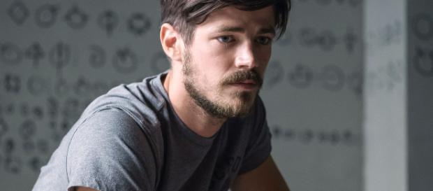 Revelan el primer vistazo al clásico anillo donde Barry guarda el traje de Flash Revelan el primer vistazo al clásico anillo donde Barry guarda el traje de Flash