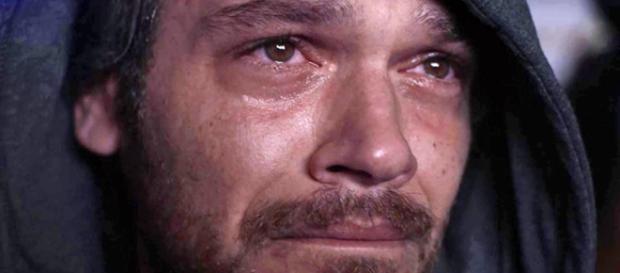 Beto fica triste ao ser trocado por Remy. (Foto: Divulgação TV Globo) Beto fica triste ao ser trocado por Remy. (Foto: Divulgação TV Globo)
