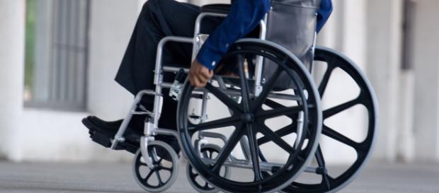 Disabile offeso sul treno: storia a lieto fine raccontata da uno scrittore. Disabile offeso sul treno: storia a lieto fine raccontata da uno scrittore.