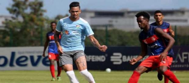 Se regularizado, Luciano fará a sua estreia no Fluminense na quarta (Foto: Lucas Merçon) Se regularizado, Luciano fará a sua estreia no Fluminense na quarta (Foto: Lucas Merçon)
