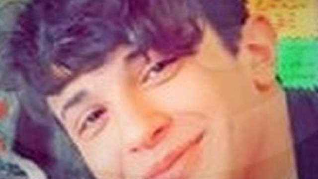 Terni, 17enne si sdraia in strada per fare video e muore travolto dallo scooter dell'amico