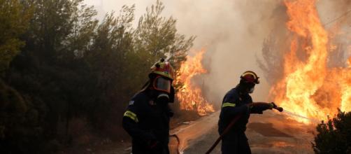 GRECIA / Incendio forestal deja al menos 74 personas muertas y 172 heridas