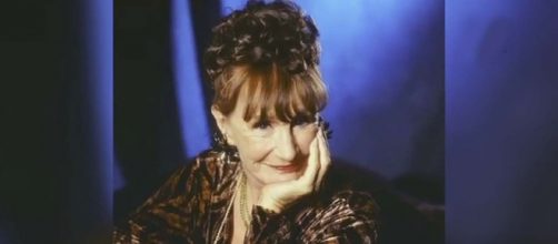 Elmarie Wendel who played Mrs. Dubcek on "3rd Rock from the Sun" has died at 89. [Image ANI News/YouTube]
