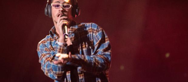 El cantante Bad Bunny se queja porque no le hicieron manicura en un centro estético El cantante Bad Bunny se queja porque no le hicieron manicura en un centro estético