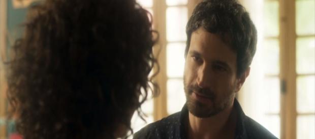 Edgar termina namoro com Cacau e apanha. (Foto: Divulgação TV Globo) Edgar termina namoro com Cacau e apanha. (Foto: Divulgação TV Globo)