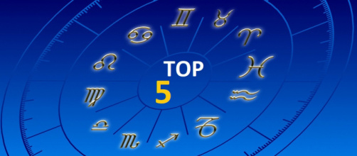 Oroscopo di agosto, top 5 segni più fortunati del mese, sorride il Capricorno