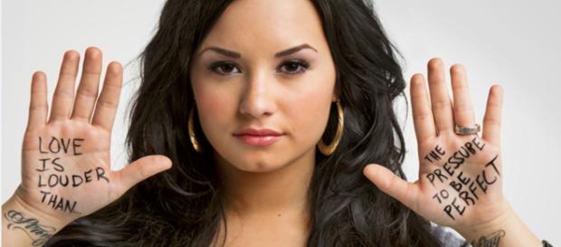 Demi Lovato es llevada de emergencia a hospital en L.A. por una sobredosis (Rumores) Demi Lovato es llevada de emergencia a hospital en L.A. por una sobredosis (Rumores)