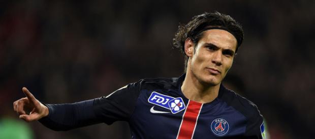 Edison Cavani podría tener un pié fuera del PSG Edison Cavani podría tener un pié fuera del PSG