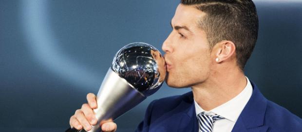 Cristiano Ronaldo y Lionel Messi encabezan la lista de nominados al premio 'The Best' Cristiano Ronaldo y Lionel Messi encabezan la lista de nominados al premio 'The Best'