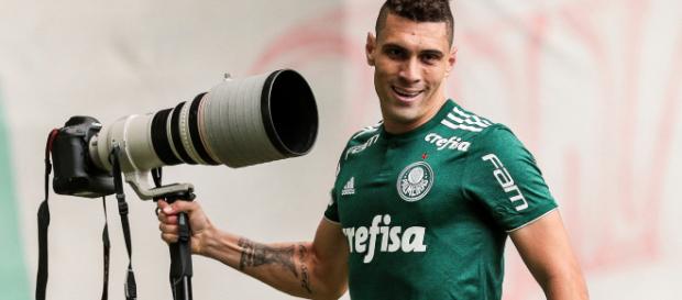 Moisés fica no Palmeiras pelo menos até dezembro Moisés fica no Palmeiras pelo menos até dezembro
