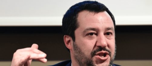 Il vicepremier Matteo Salvini non si ferma sulla questione migranti, ma a Milano l'attende il sindaco Sala