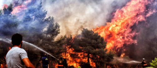 GRECIA/ Incendios: bomberos y voluntarios siguen en la búsqueda de desaparecidos