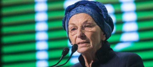 La ricetta di Emma Bonino sull'immigrazione: sanatoria